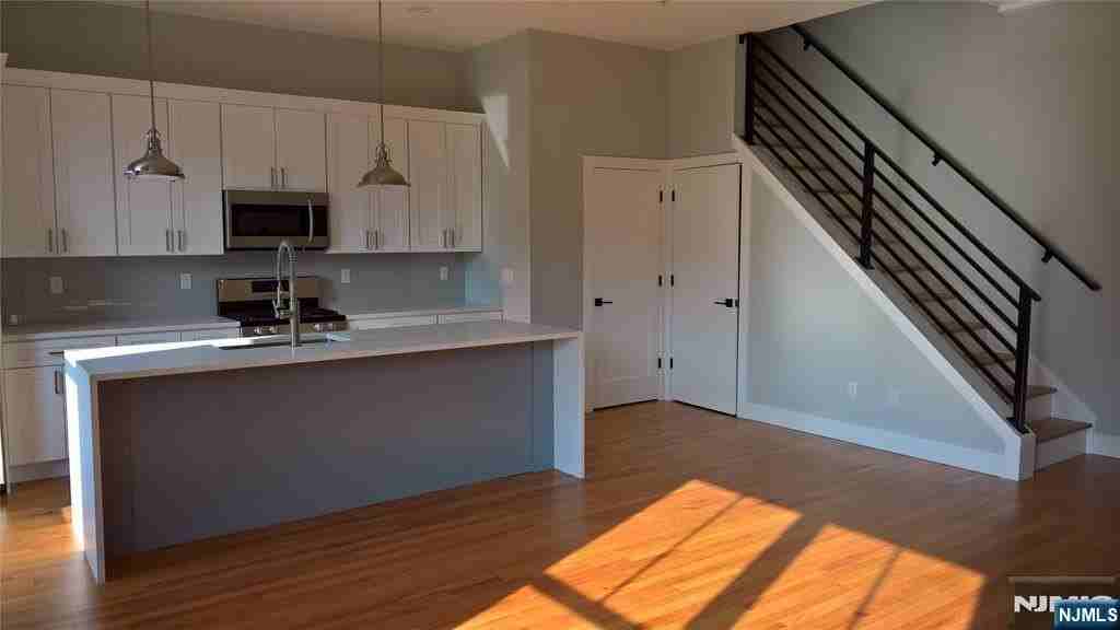 384 Paterson Ave #203 - Photo 2 of 5