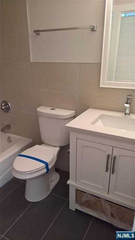 384 Paterson Ave #203 - Photo 5 of 5