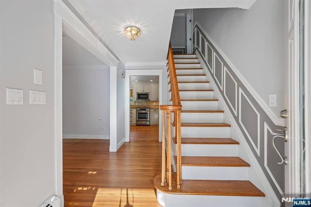 33 Randolph St - Photo 4 of 47