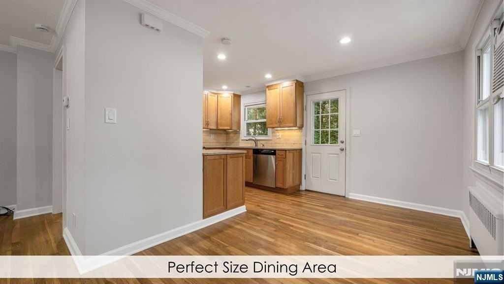 464 Dorchester Rd - Photo 5 of 23