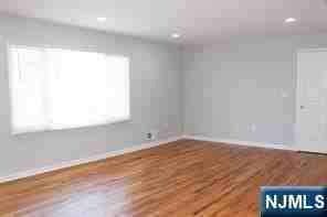 40 Chestnut St - Photo 3 of 6