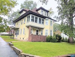 featured image of 438 Van Dyke St