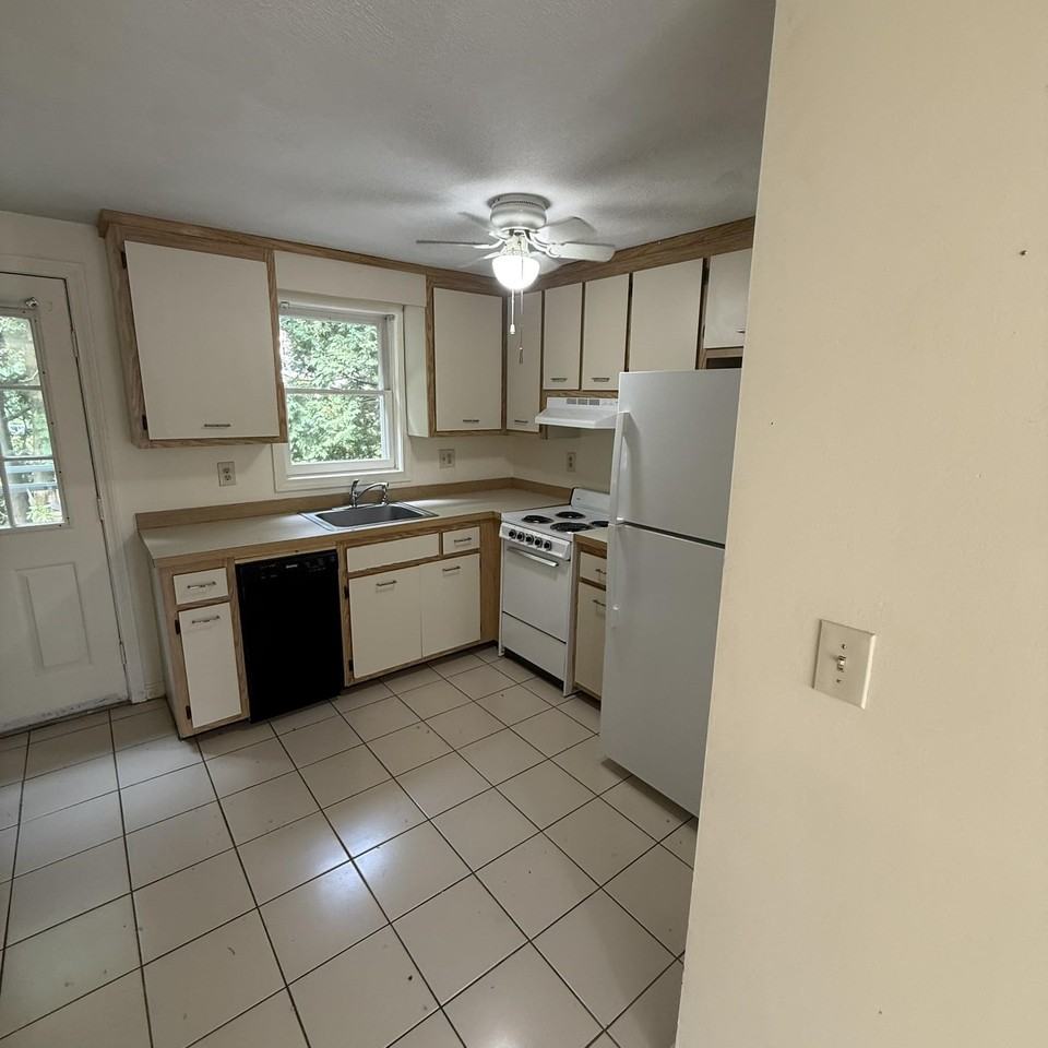 59 Stonegate Ln - Photo 2 of 21