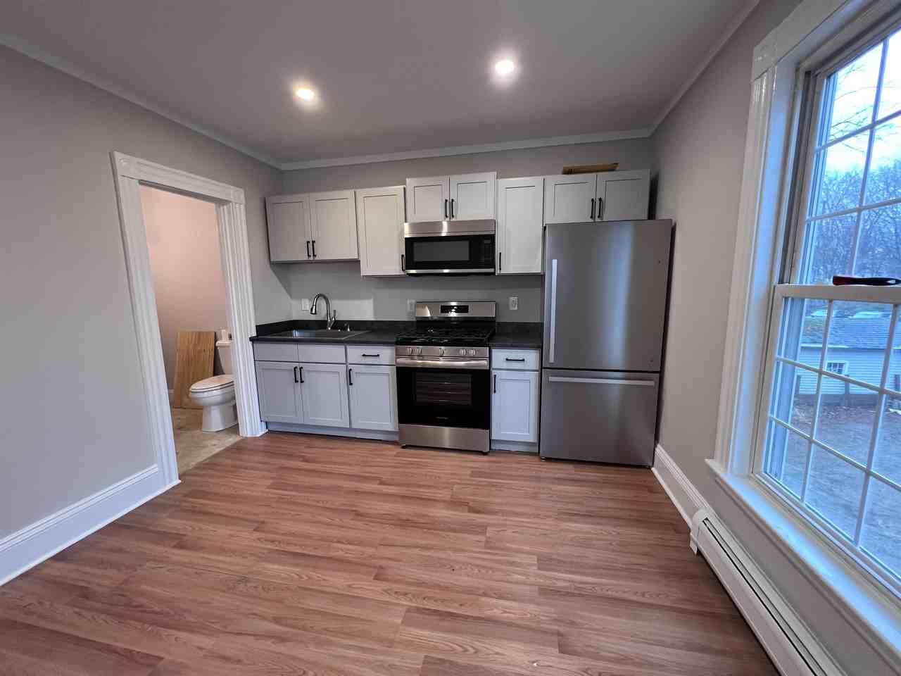 52 Lincoln St #B - Photo 3 of 9