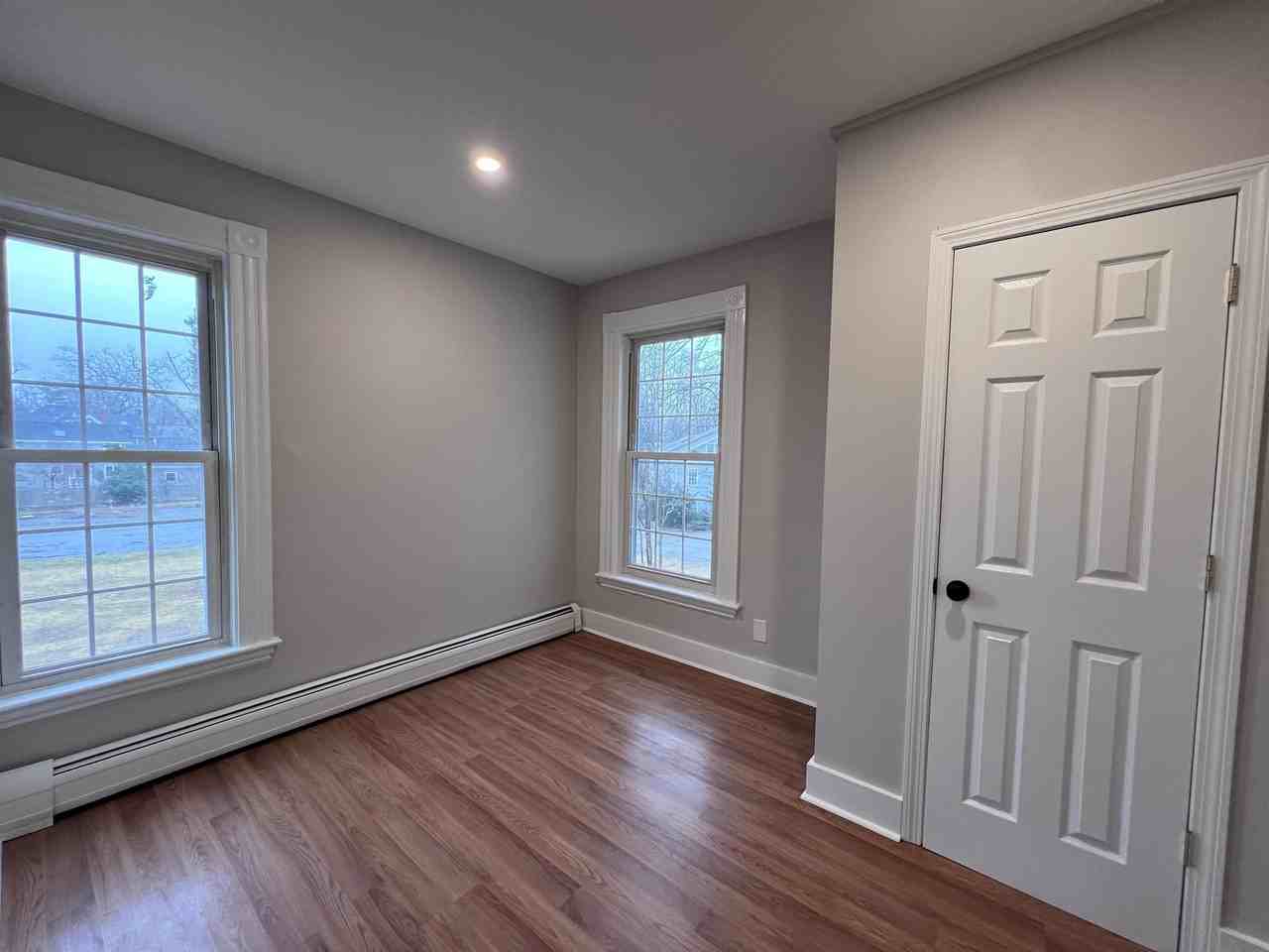 52 Lincoln St #B - Photo 4 of 9