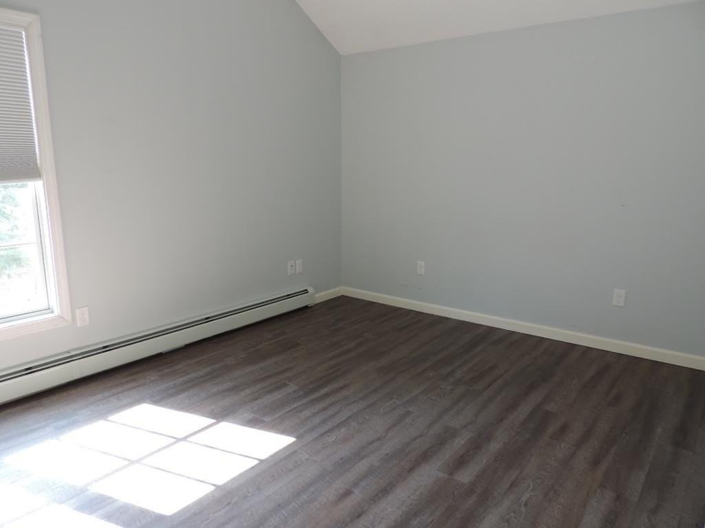 93 Brentwood Rd - Photo 5 of 9