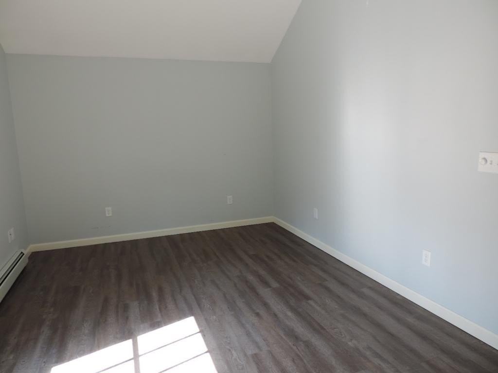 93 Brentwood Rd - Photo 6 of 9