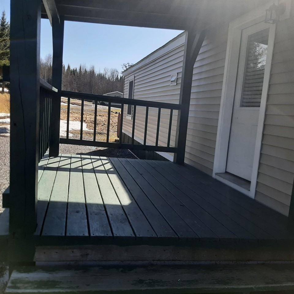18 Middle Road - Photo 4 of 17