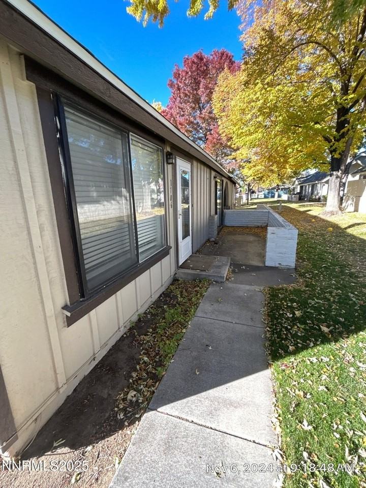 1706 London Cir - Photo 2 of 10