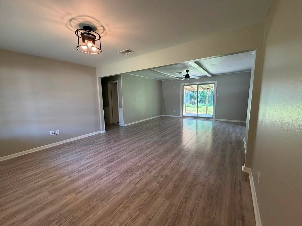 2315 W Park Ave - Photo 2 of 9