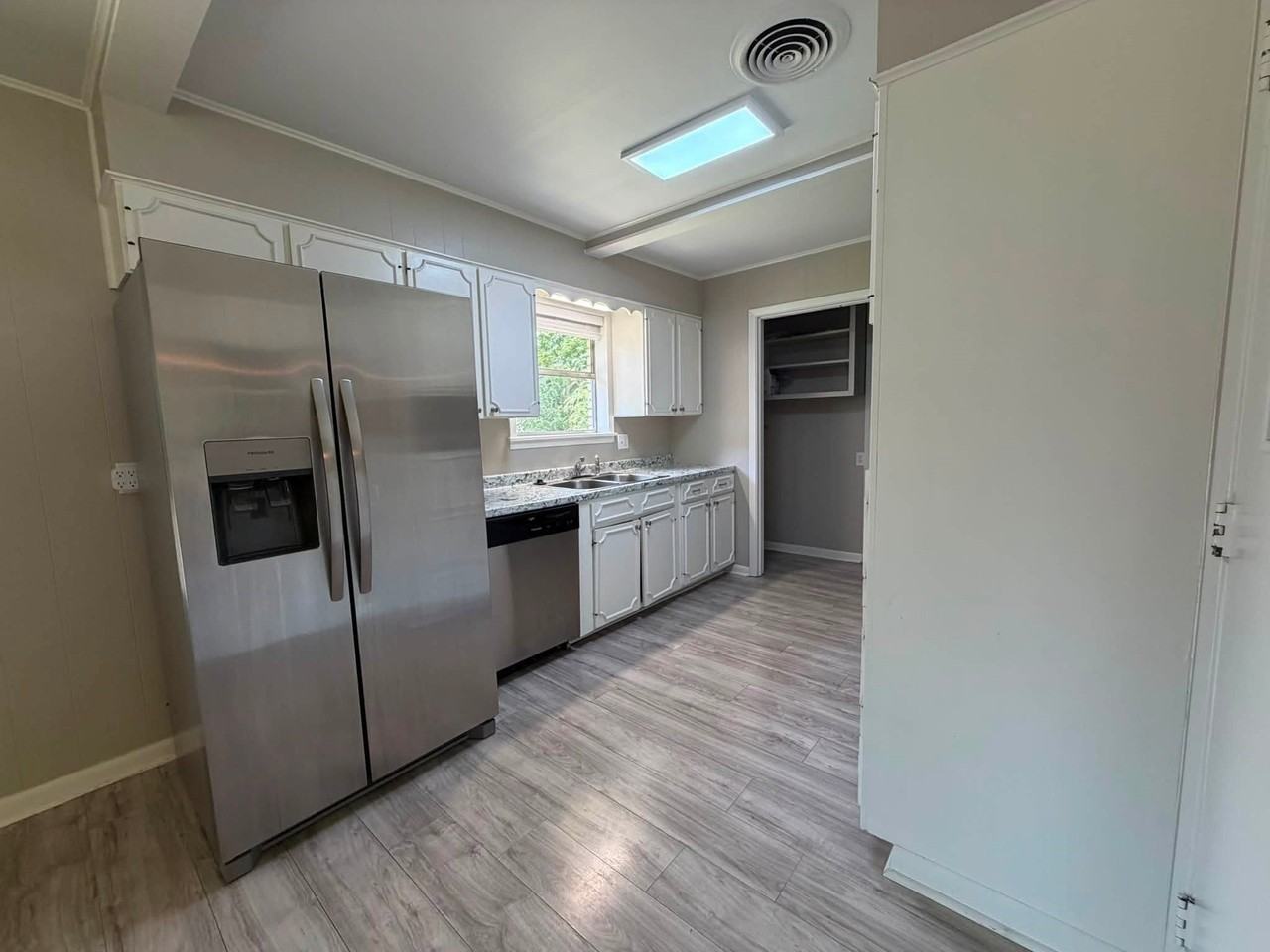 2315 W Park Ave - Photo 4 of 9