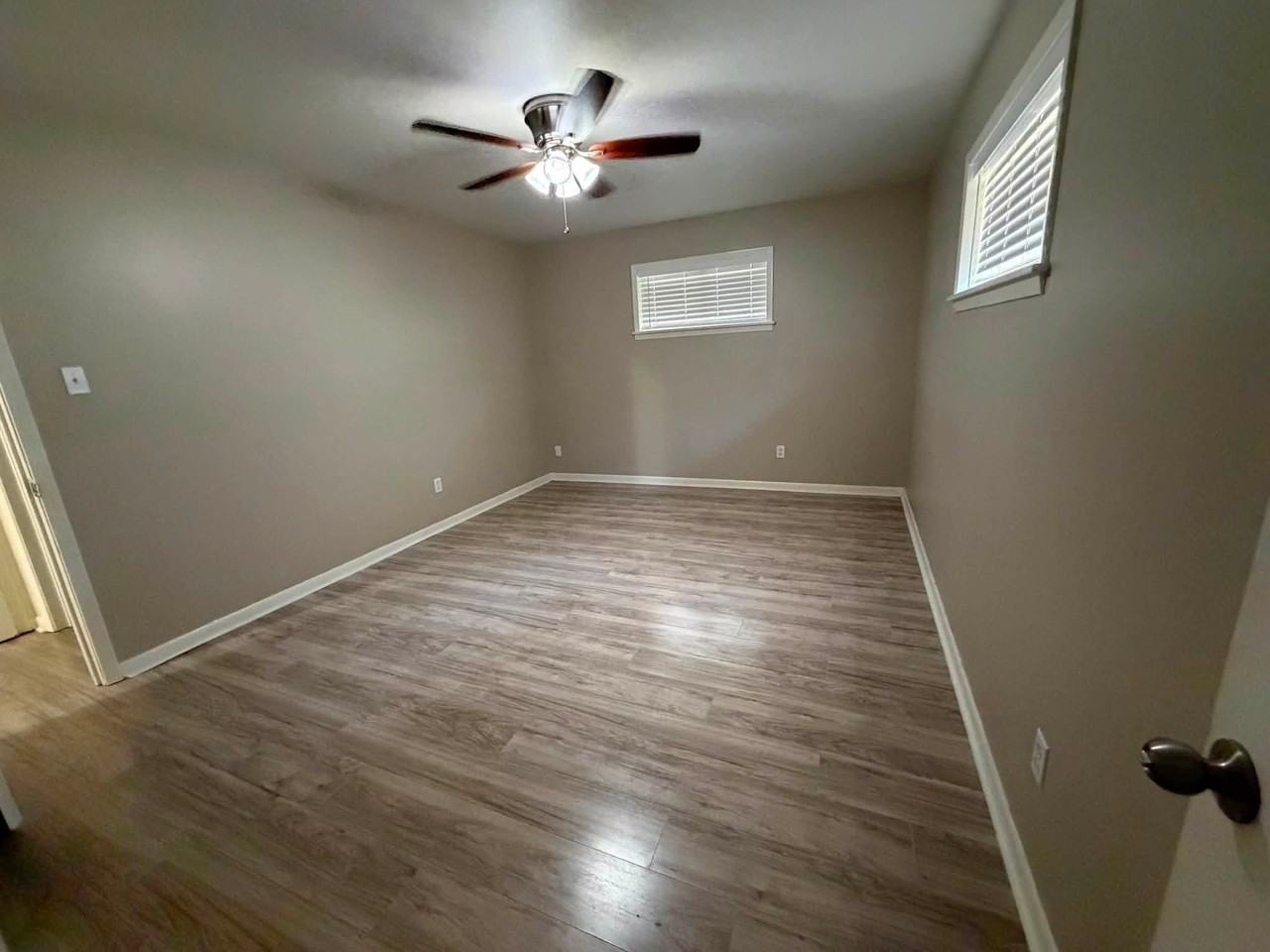 2315 W Park Ave - Photo 5 of 9