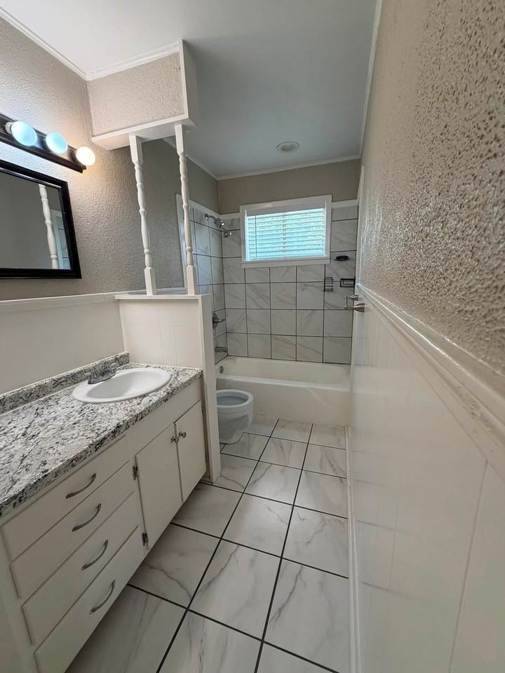 2315 W Park Ave - Photo 7 of 9
