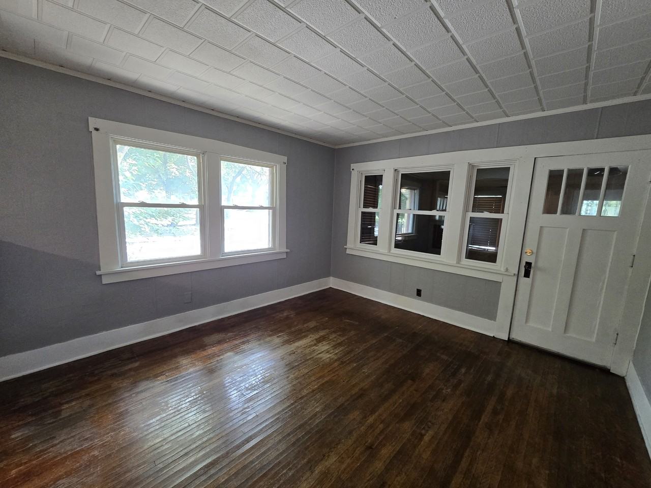 543 Sumner St #1 - Photo 6 of 29
