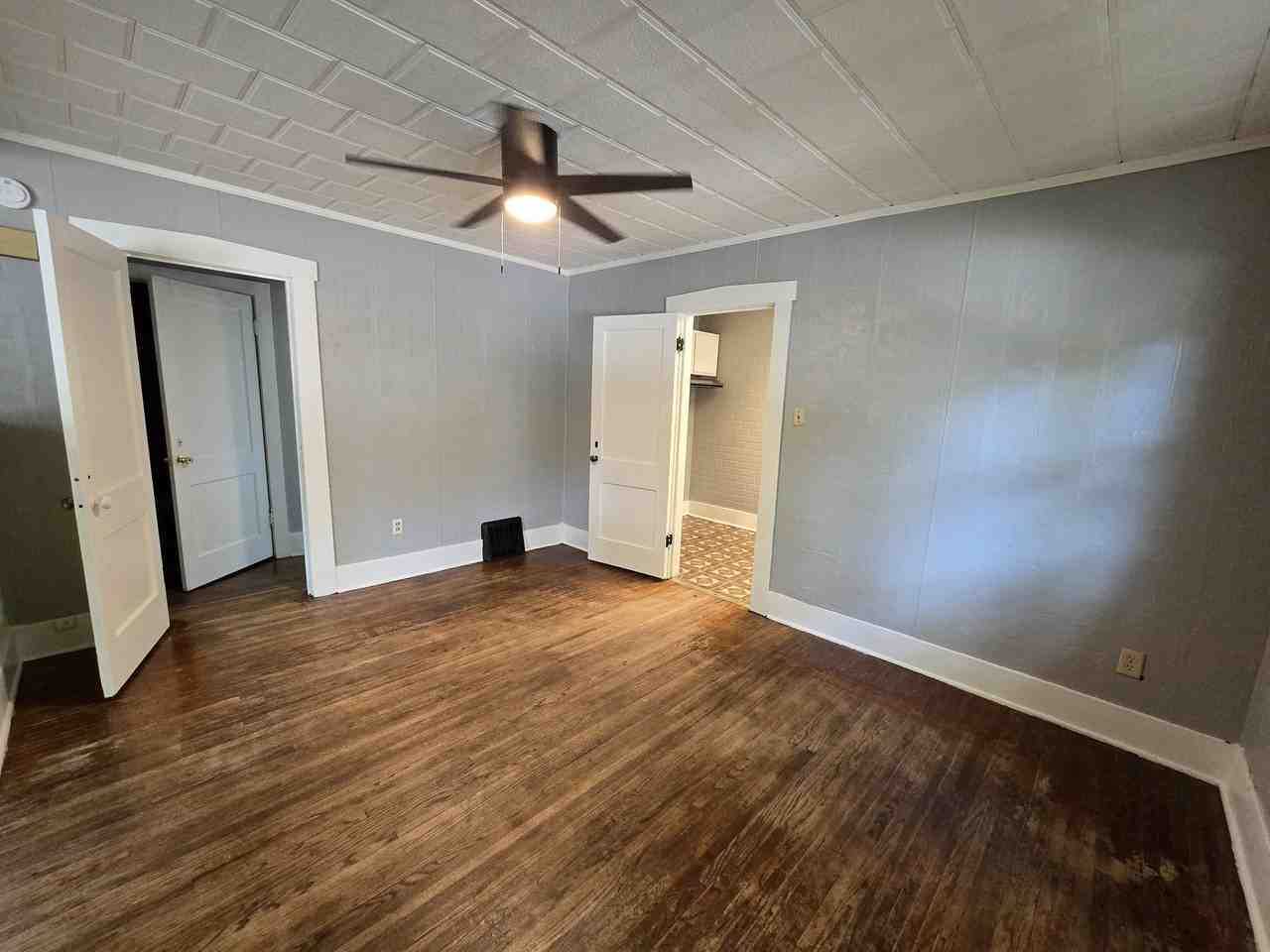 543 Sumner St #1 - Photo 7 of 29