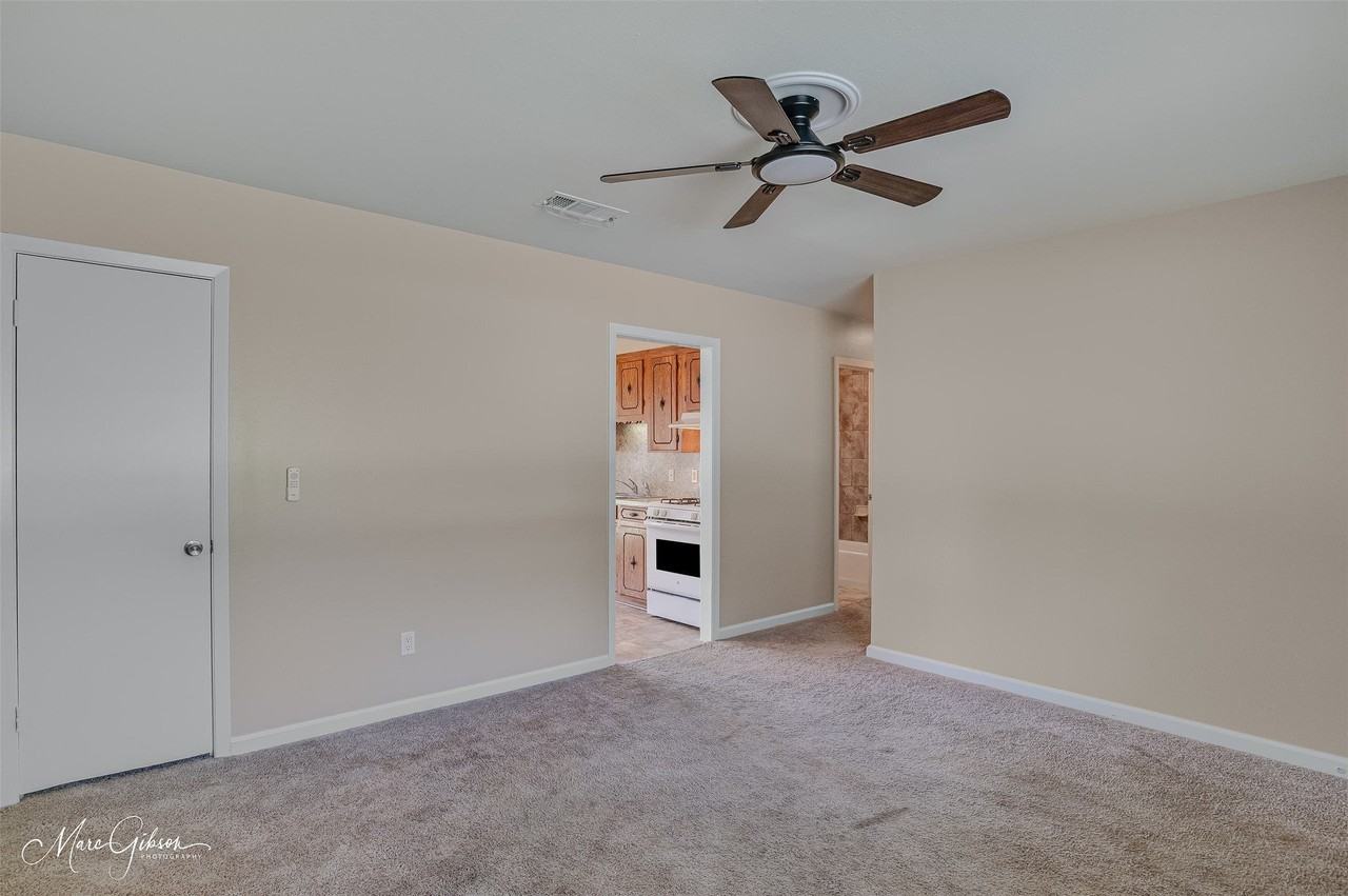 2121 Venus Dr - Photo 5 of 20