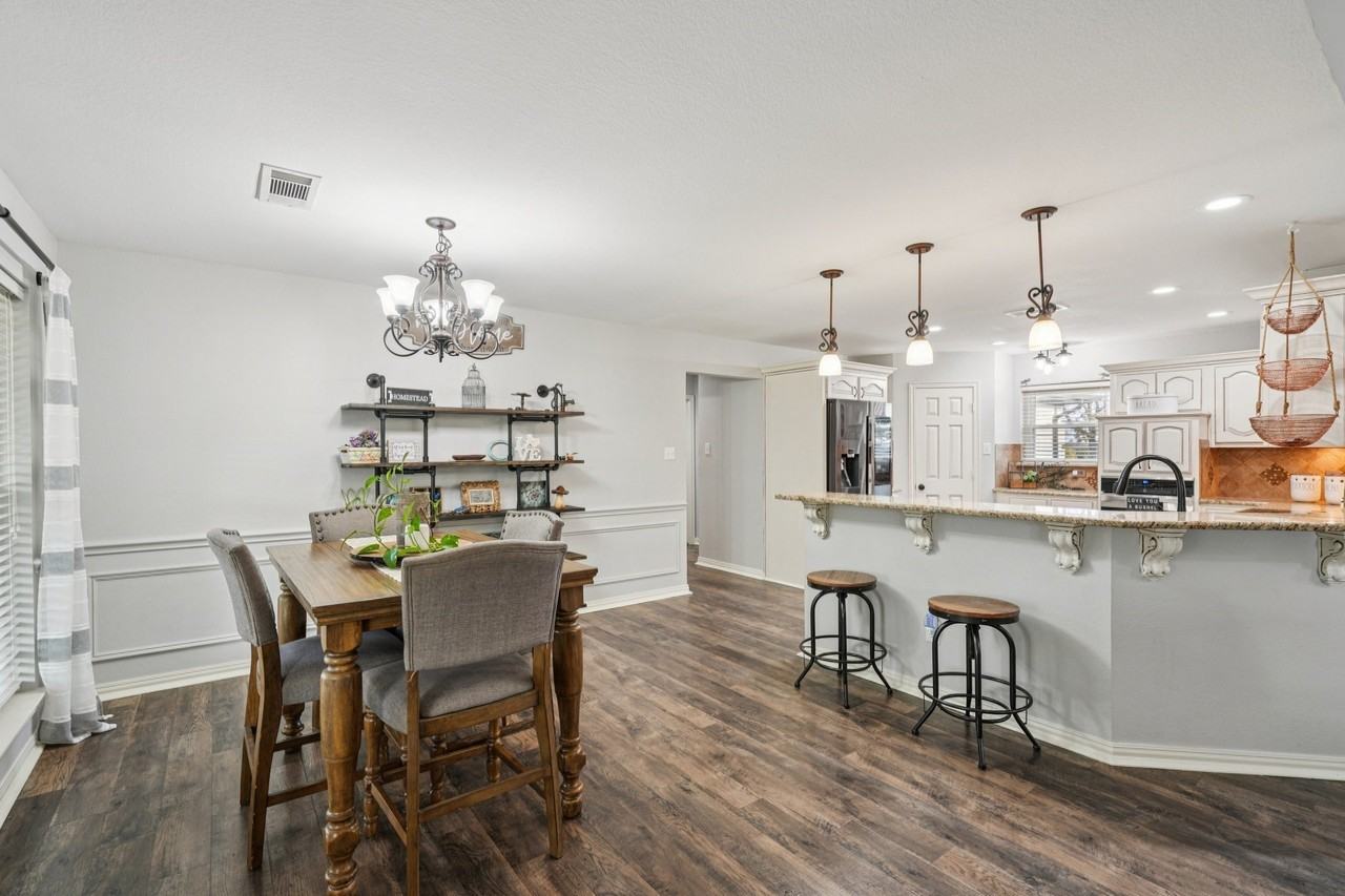 10072 Manor Way - Photo 7 of 31