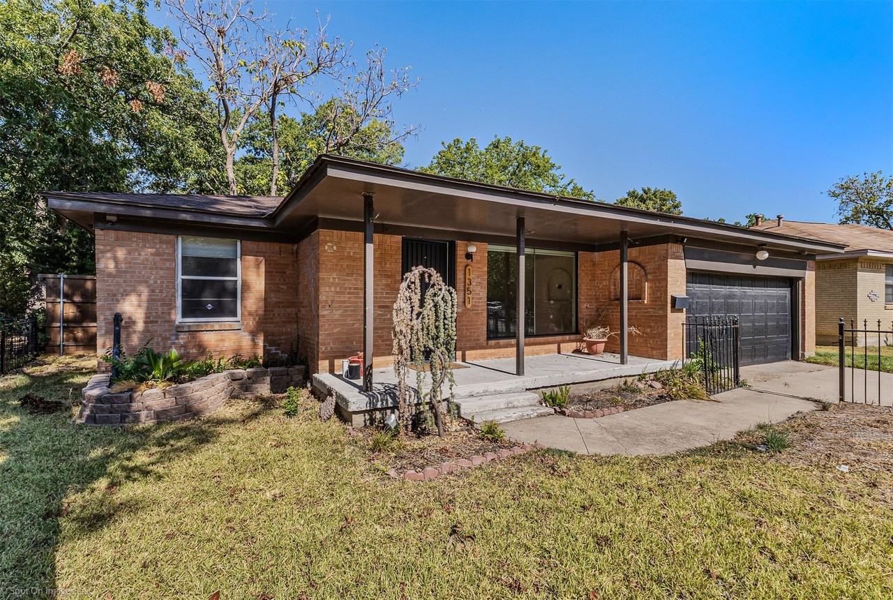 1351 Dell Oak Dr - Photo 4 of 25