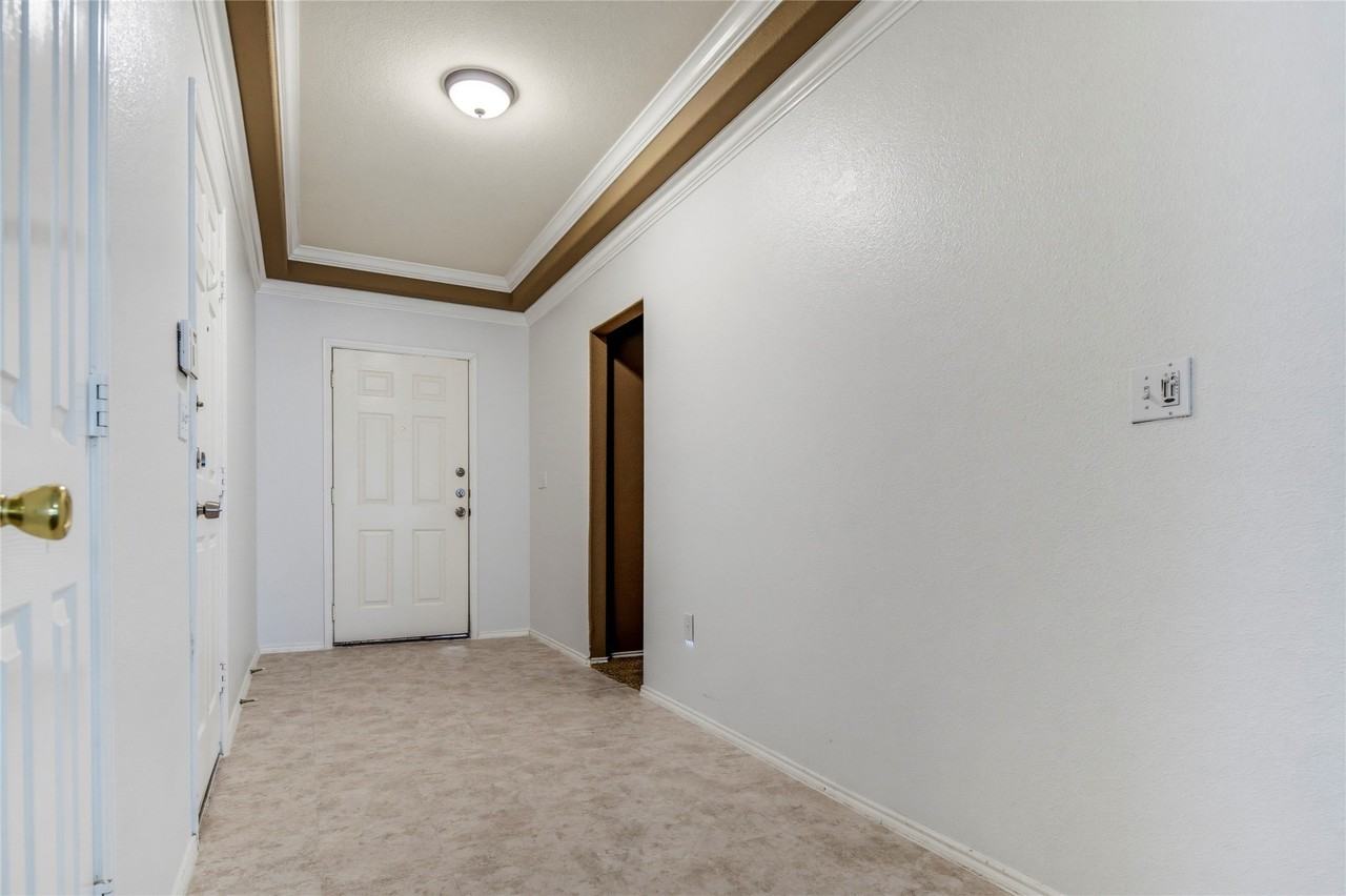 2149 Parkside Dr - Photo 3 of 26