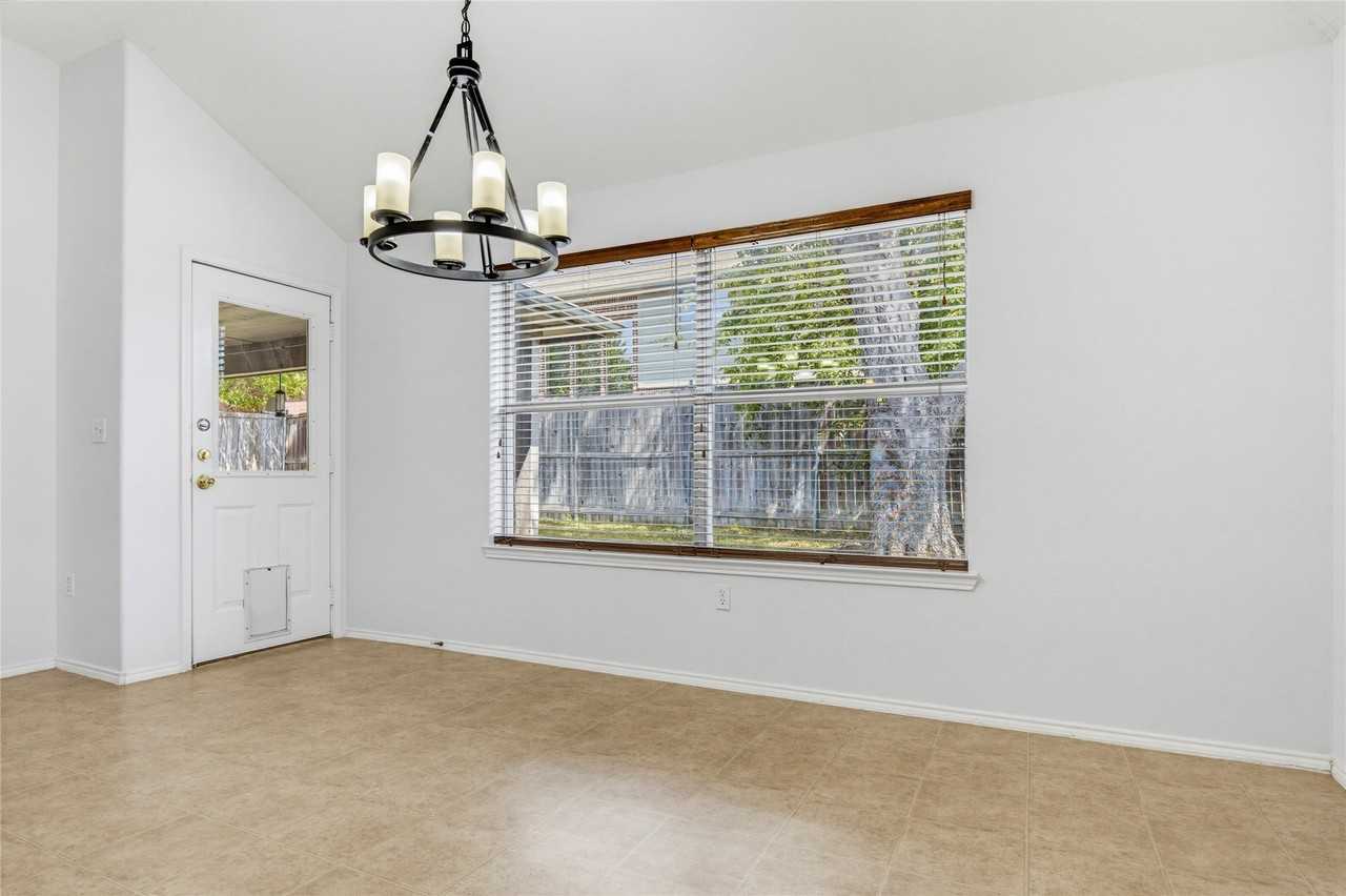 2149 Parkside Dr - Photo 6 of 26