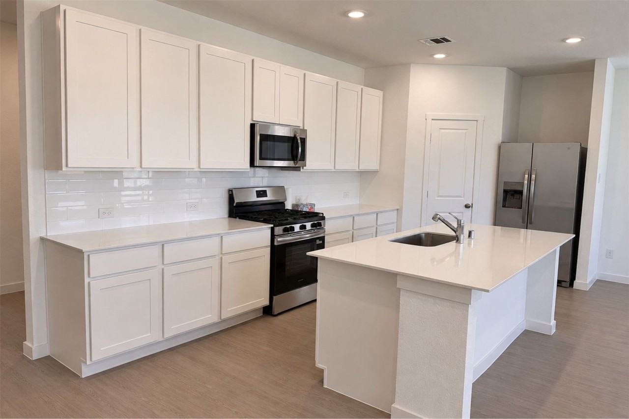 635 Stud Dr - Photo 3 of 24