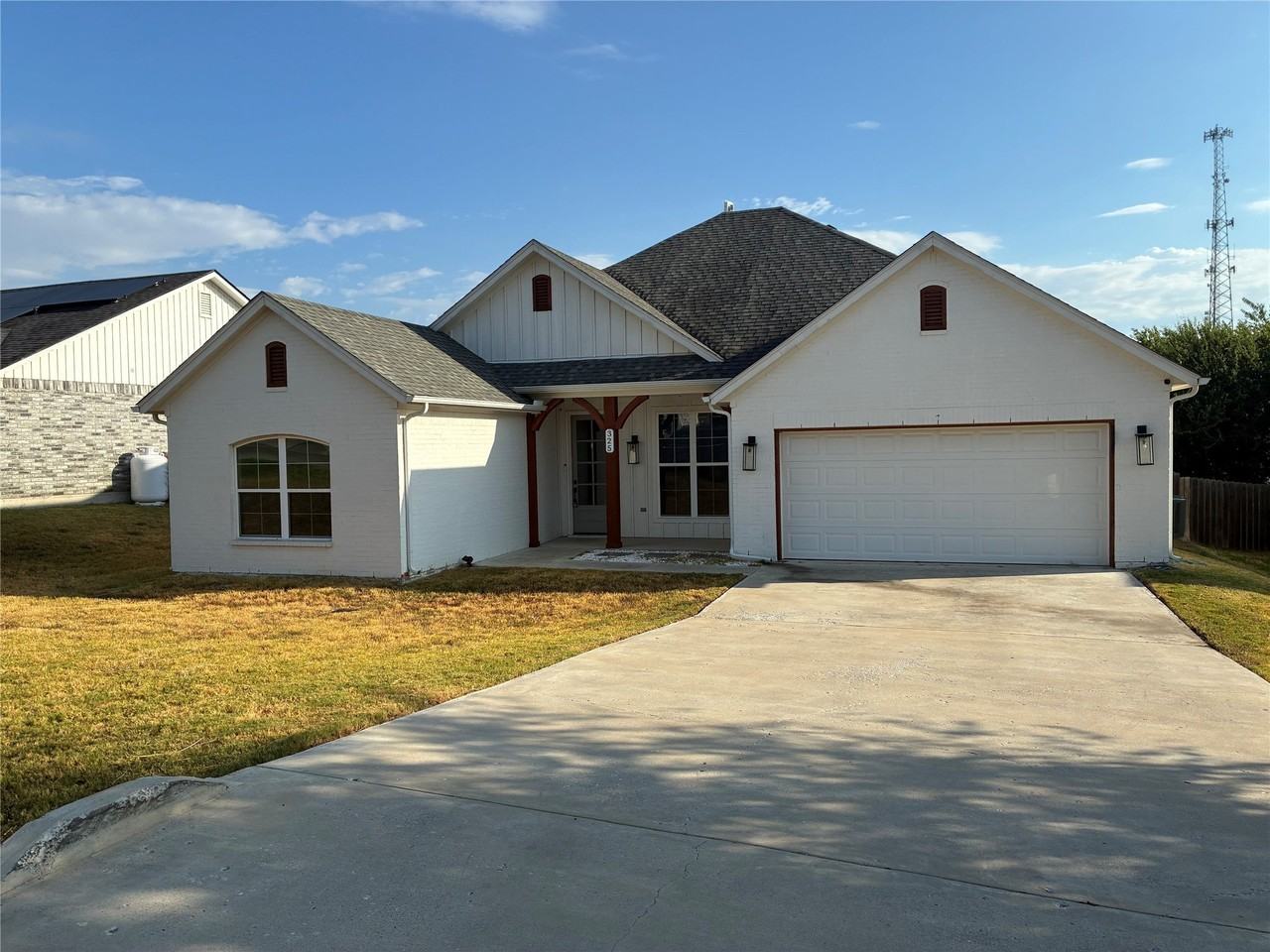 325 Hillcroft Rd - Photo 2 of 7