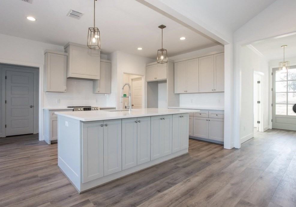 325 Hillcroft Rd - Photo 3 of 7