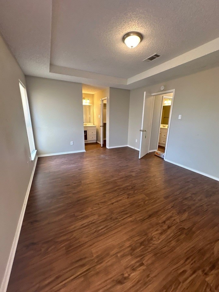 441 Signal Hill Ct N #443 - Photo 6 of 8