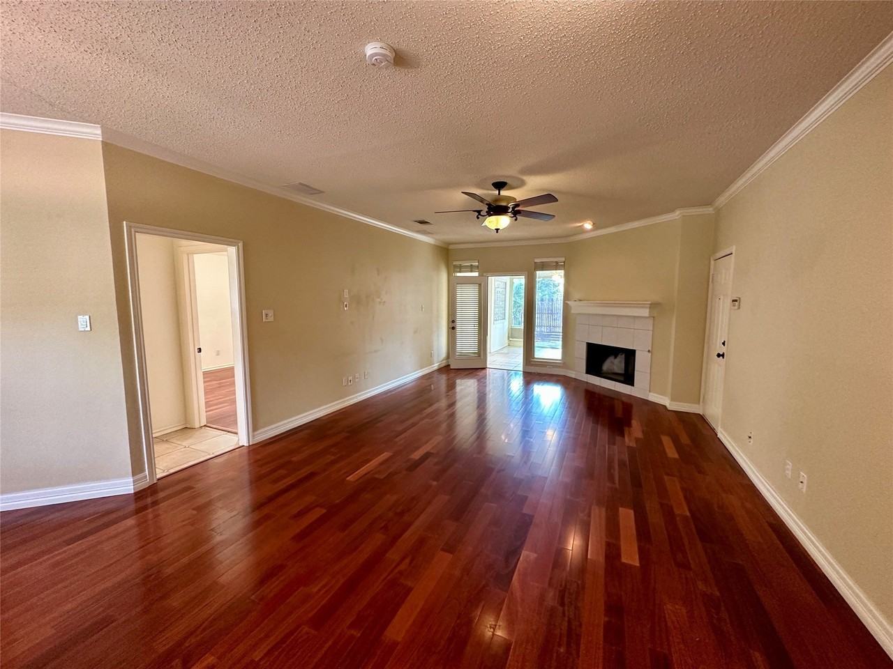 7109 Stoddard Ln - Photo 5 of 40
