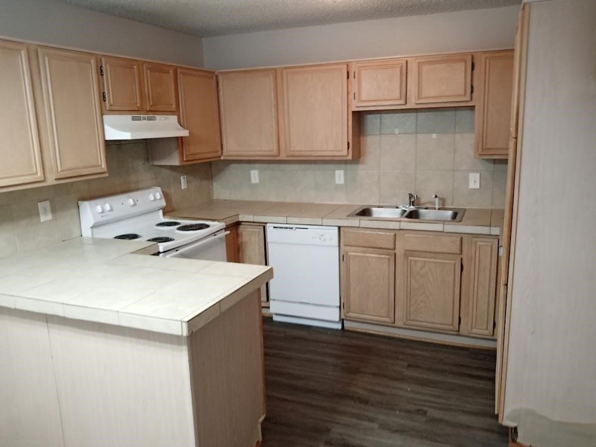 12207 China Lake Dr - Photo 5 of 9