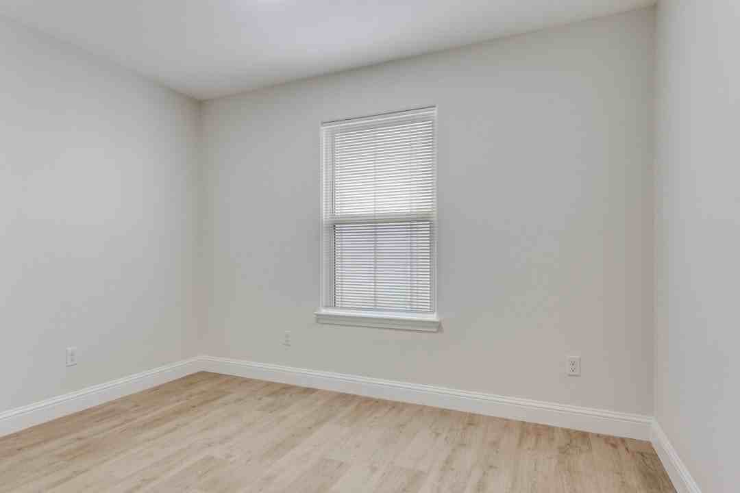 8004 Julie Ave #2 - Photo 5 of 12