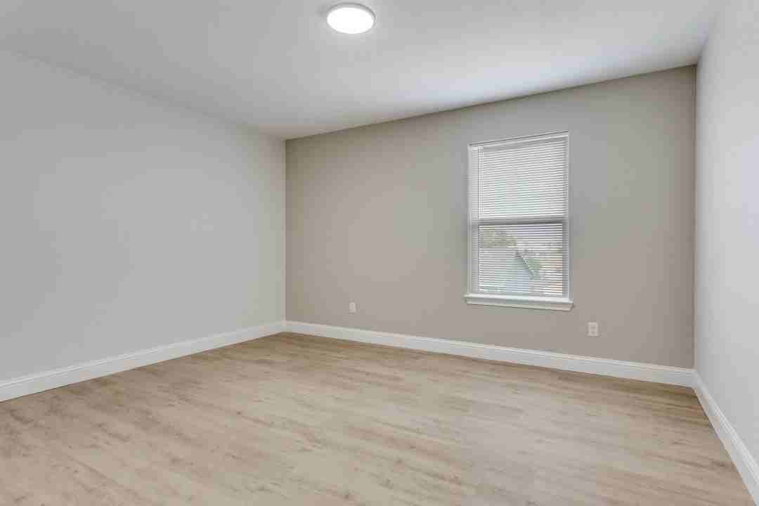 8004 Julie Ave #2 - Photo 6 of 12