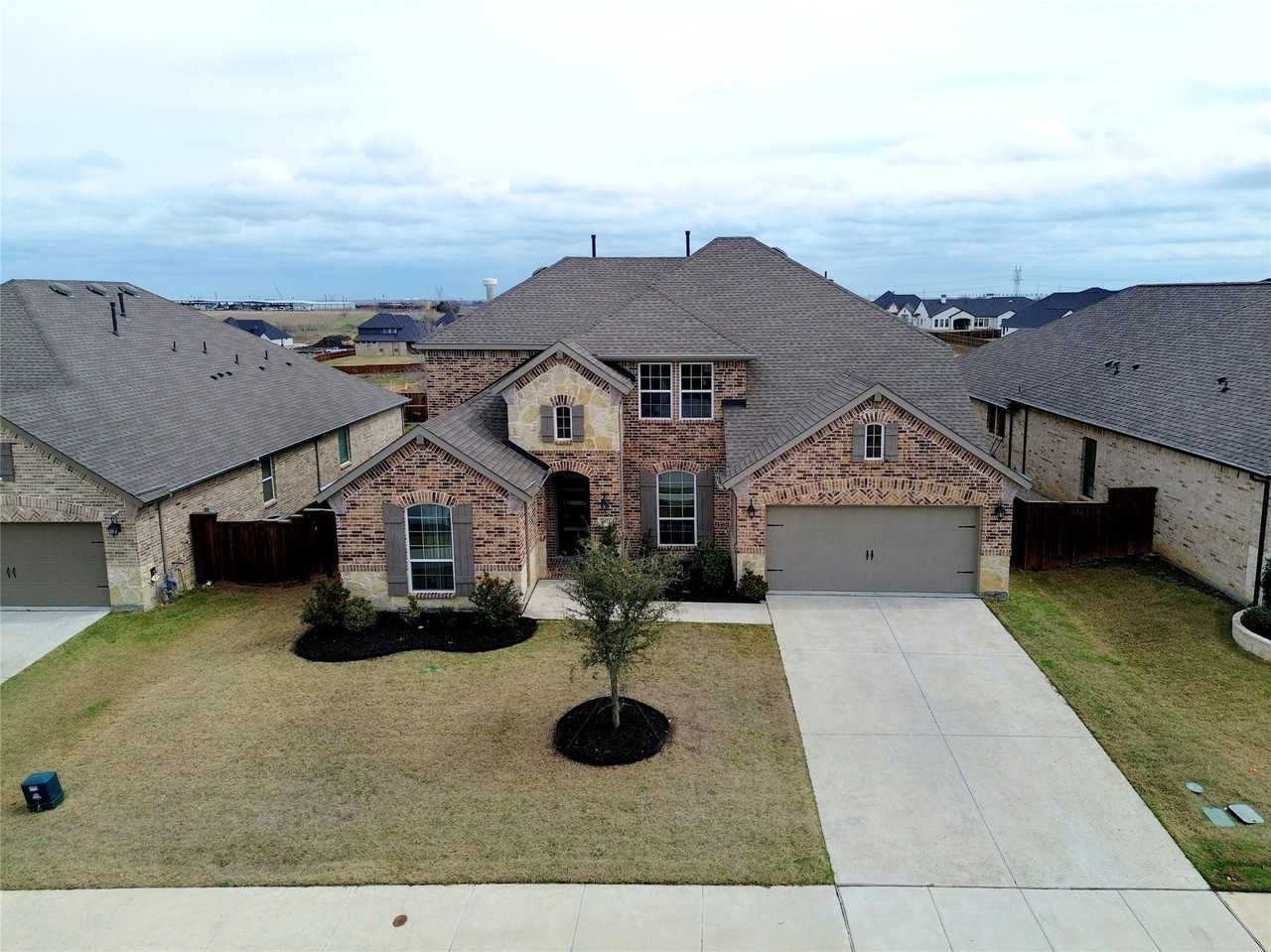 2073 Cloverfern Way - Photo 2 of 40