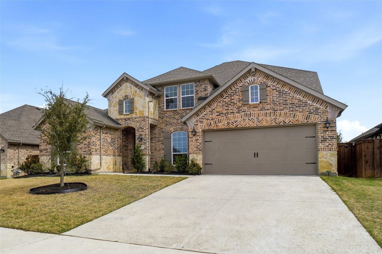 2073 Cloverfern Way - Photo 3 of 40
