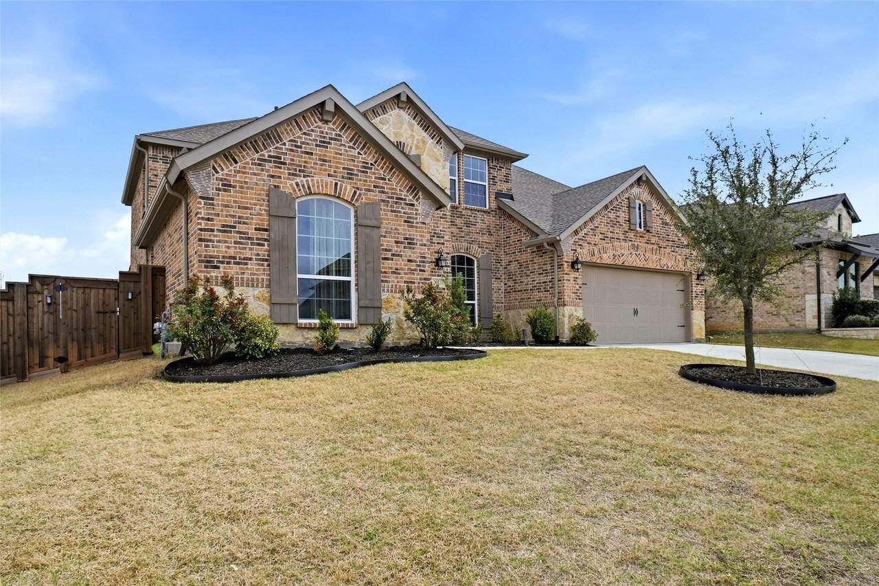2073 Cloverfern Way - Photo 4 of 40