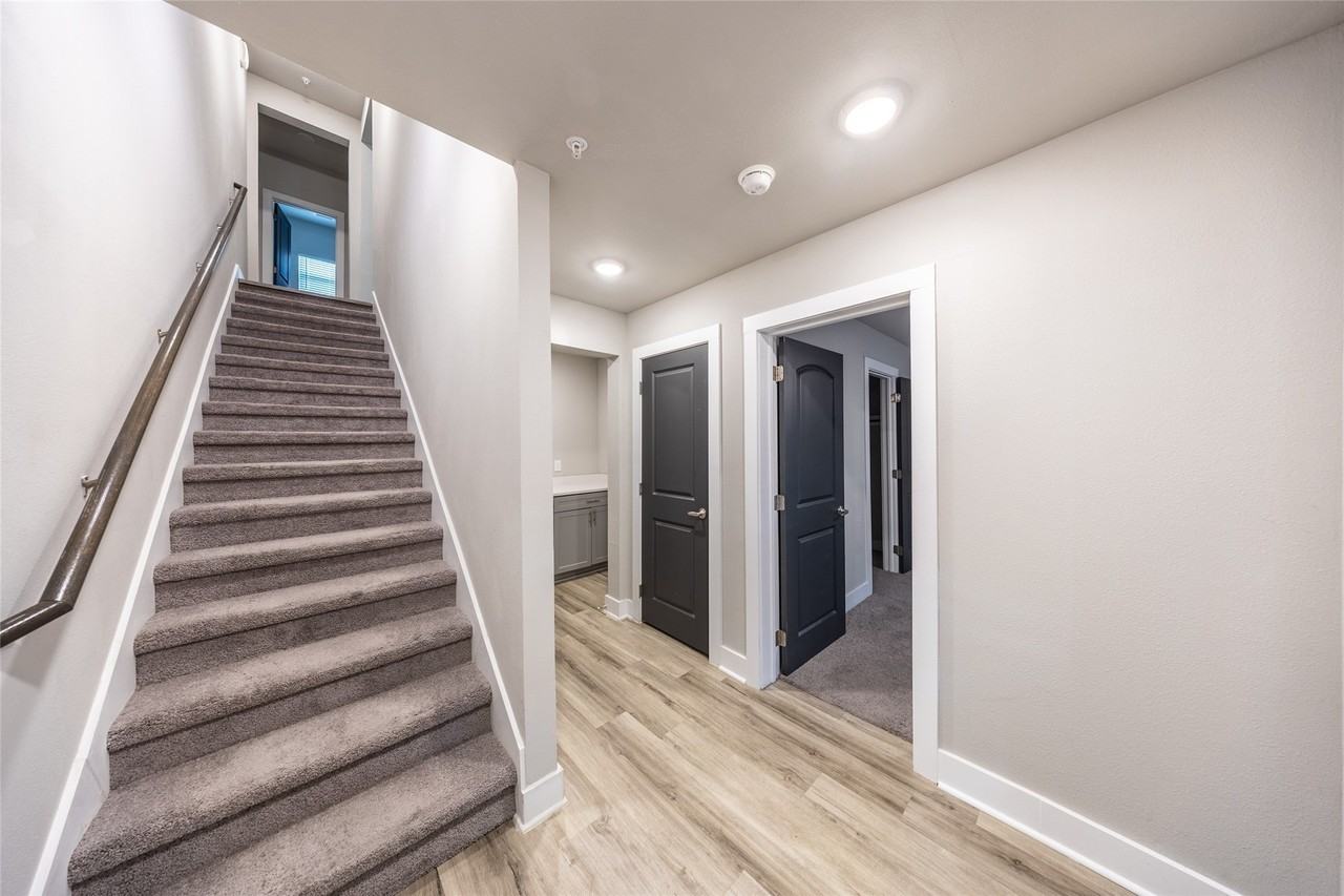 3353 Wynwood Dr - Photo 4 of 30