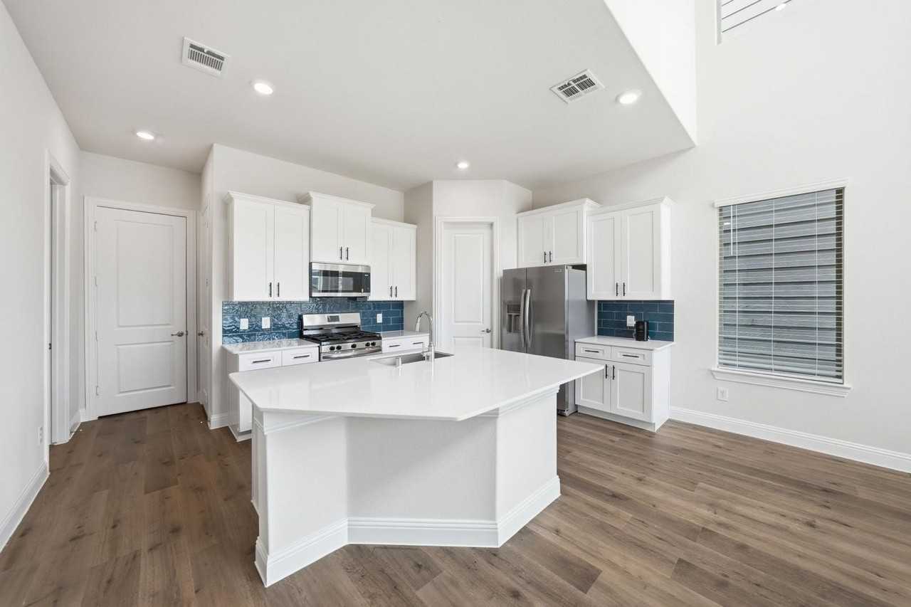 4532 Community Ct - Photo 6 of 18