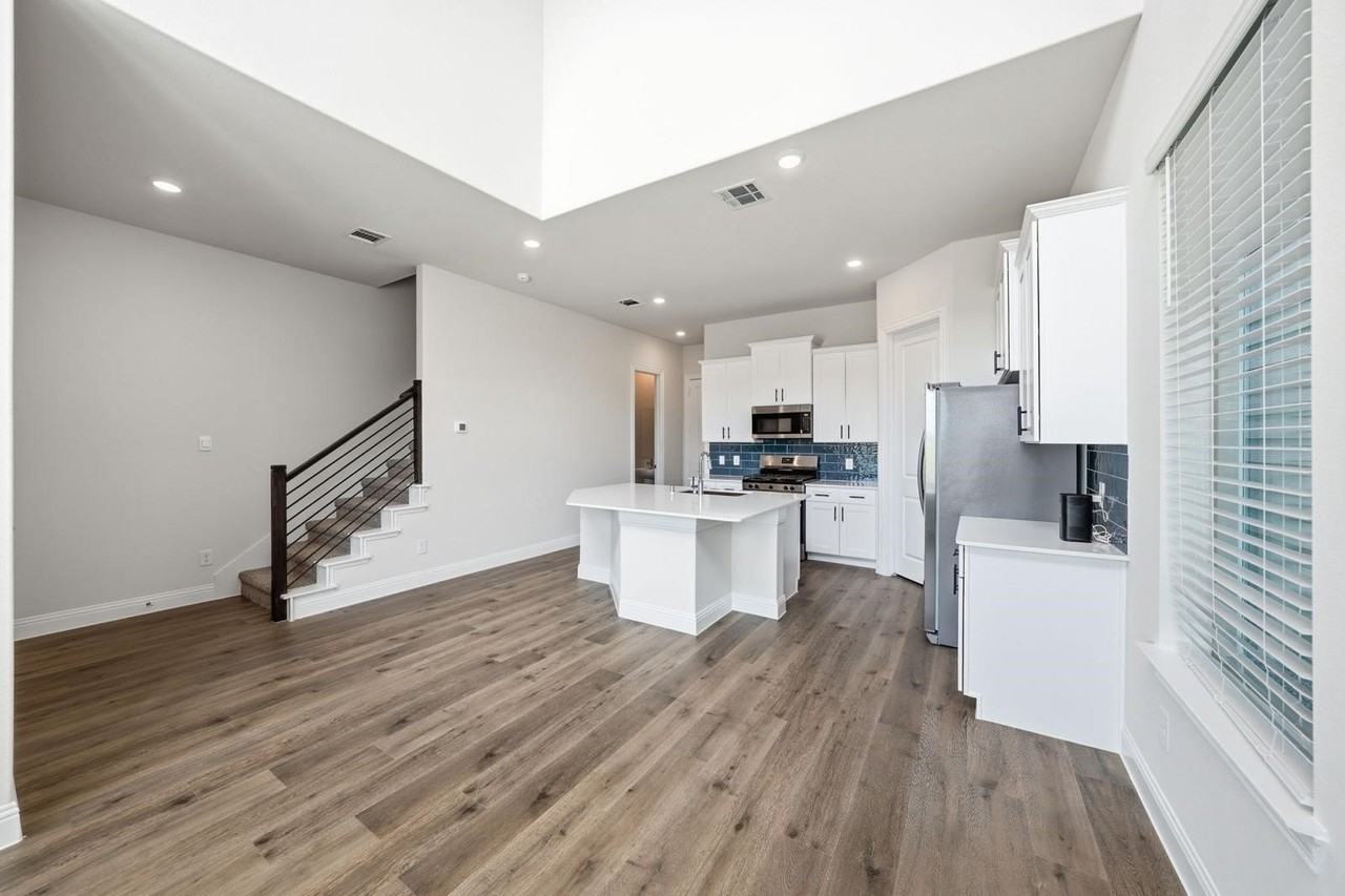 4532 Community Ct - Photo 7 of 18