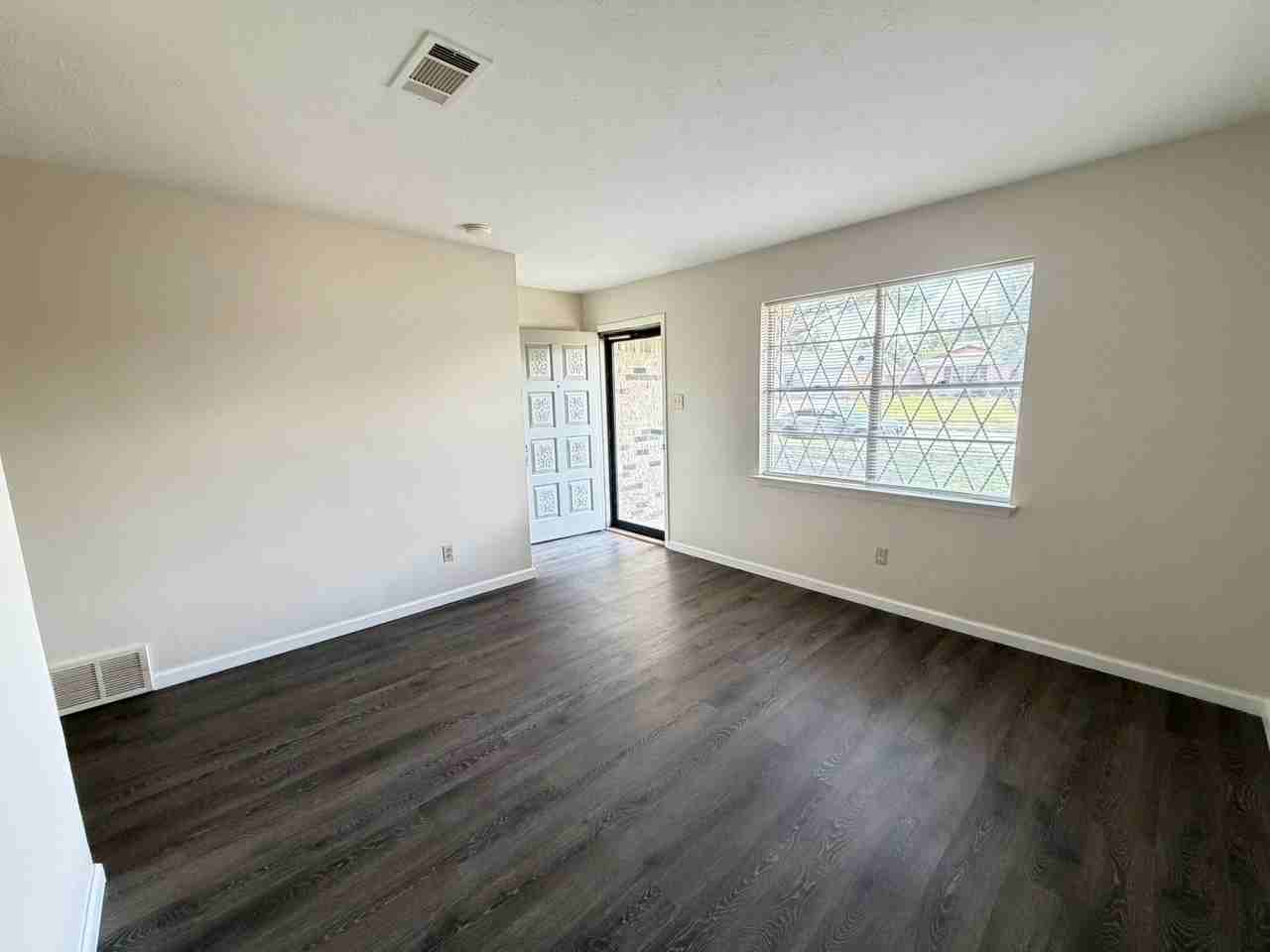 2004 Glenwick Ln - Photo 6 of 24