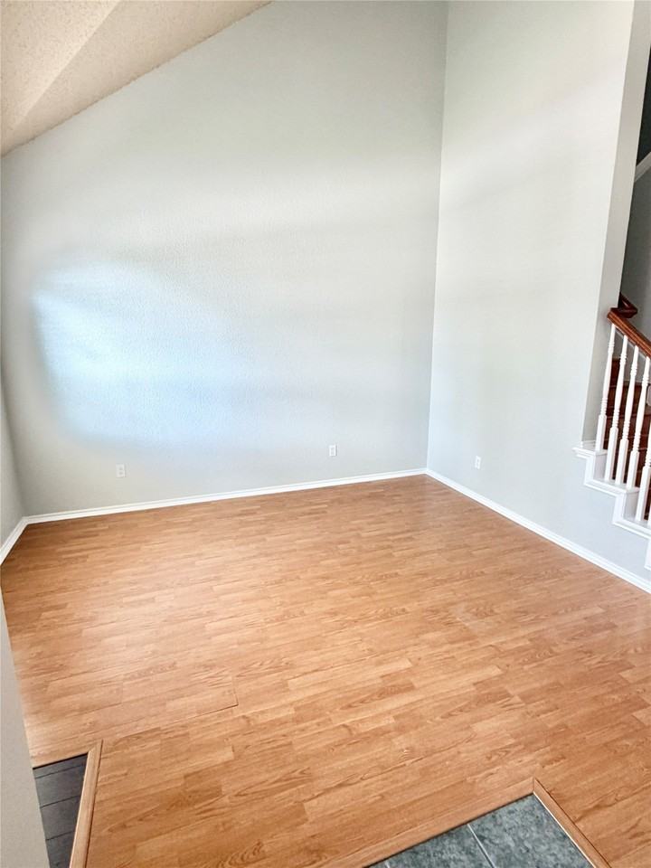 140 Fallkirk Dr - Photo 3 of 29