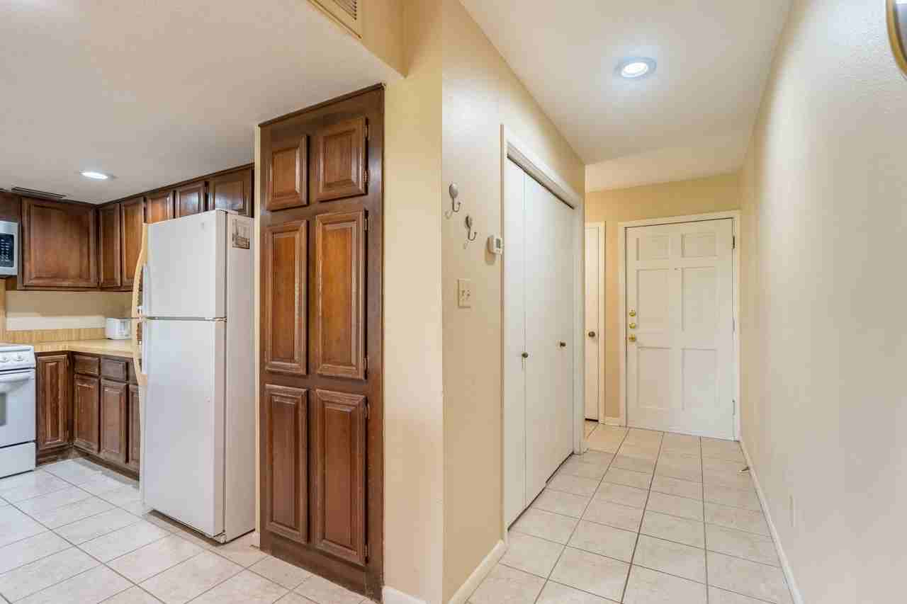 436 Yacht Club Dr #D - Photo 5 of 33