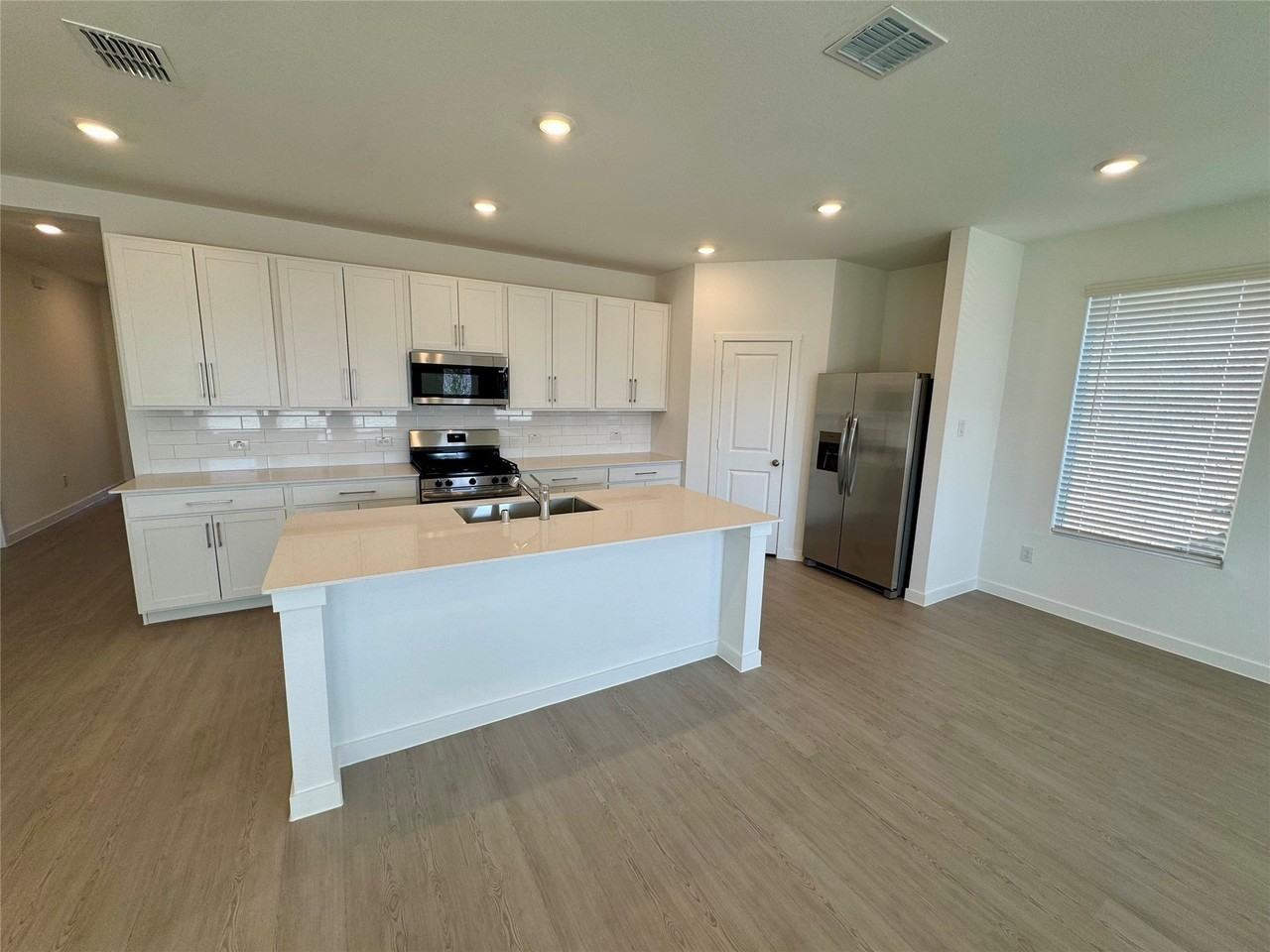3008 Dutch Rd - Photo 3 of 24