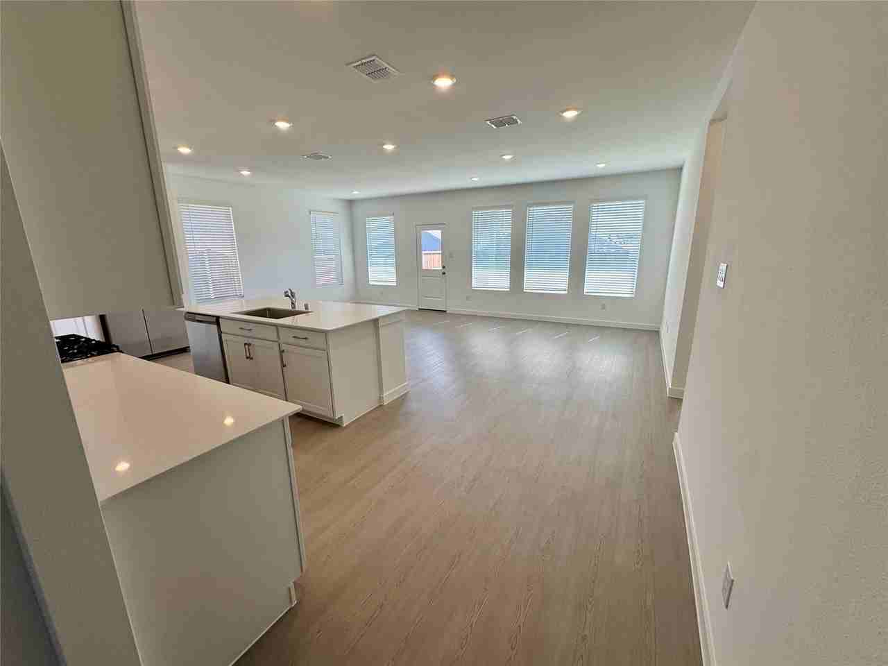 3008 Dutch Rd - Photo 4 of 24