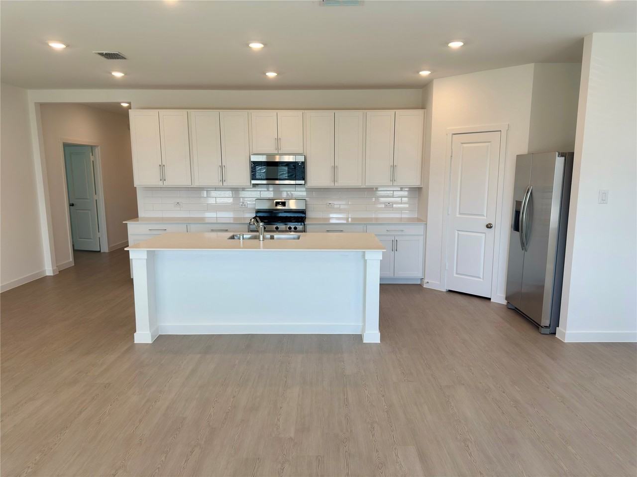 3008 Dutch Rd - Photo 5 of 24