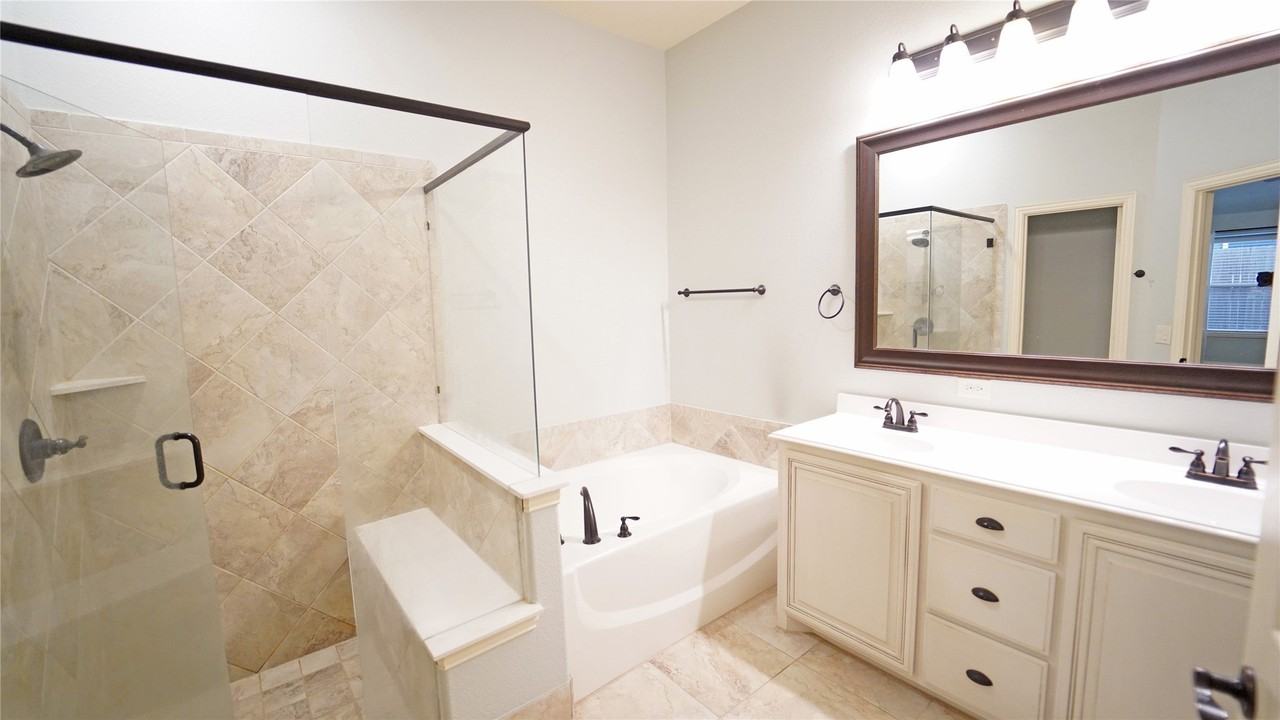 729 Paintbrush Ct - Photo 7 of 19