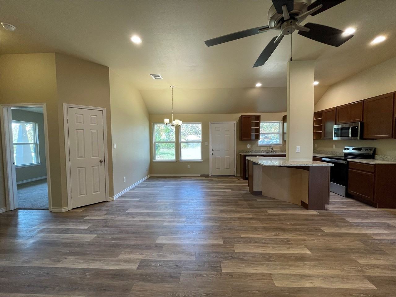 721 Hillburn Dr - Photo 7 of 21