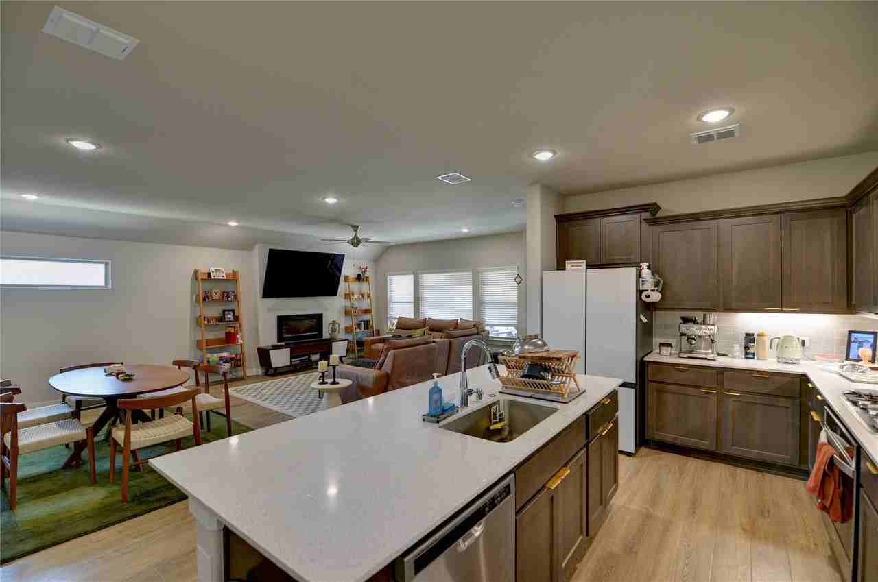 5612 Summit Creek Rd - Photo 4 of 24