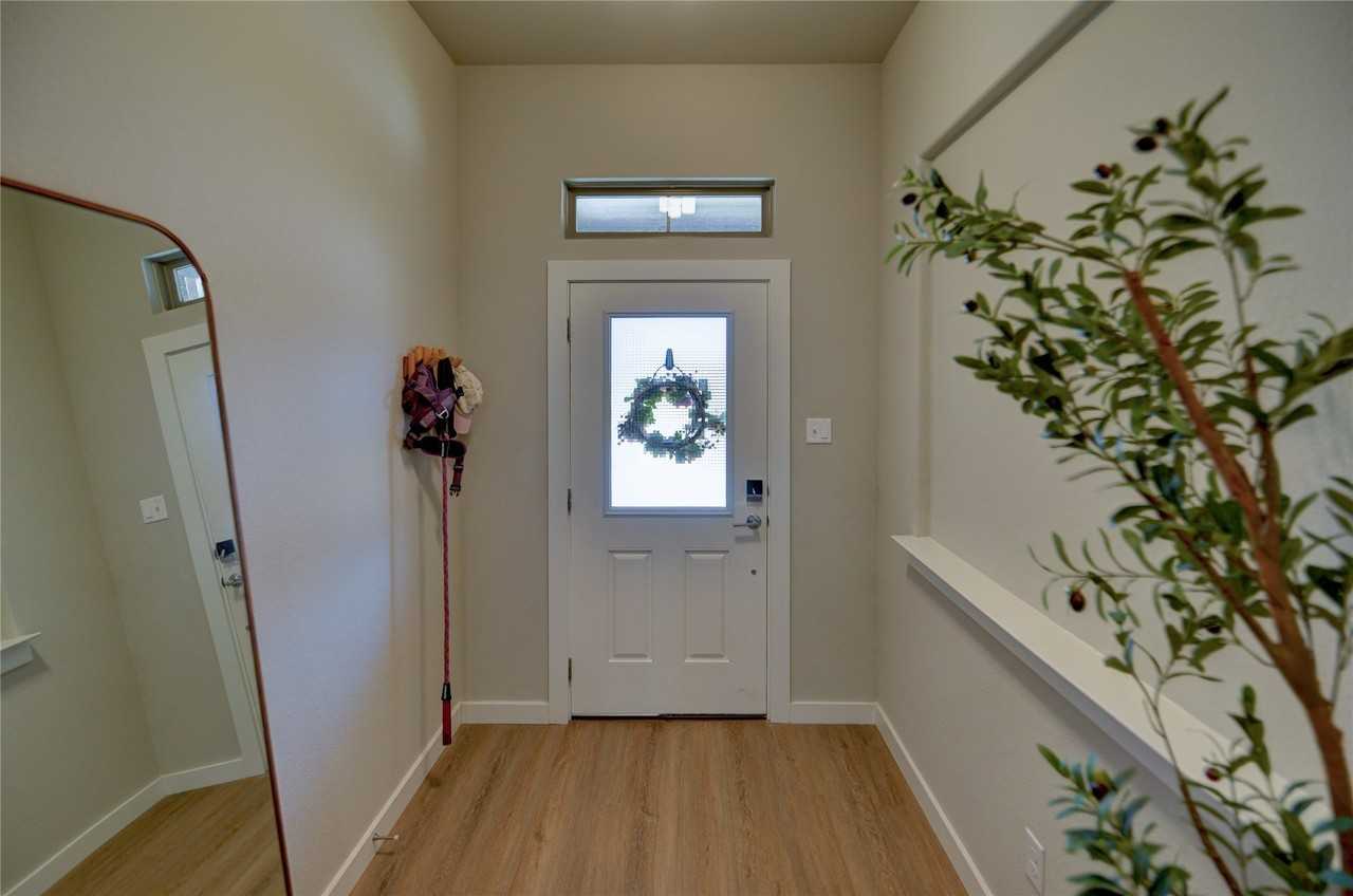 5612 Summit Creek Rd - Photo 6 of 24
