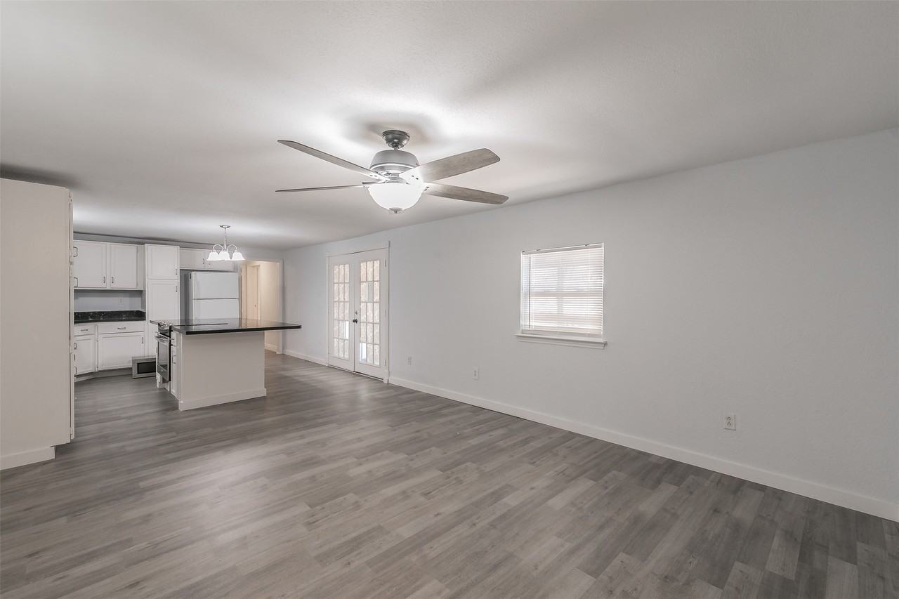 1708 Hilltop Ln - Photo 2 of 33