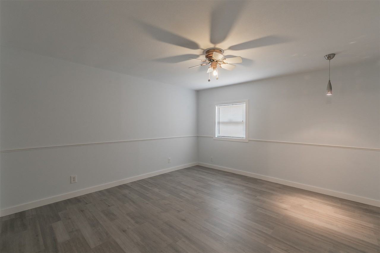 1708 Hilltop Ln - Photo 5 of 33